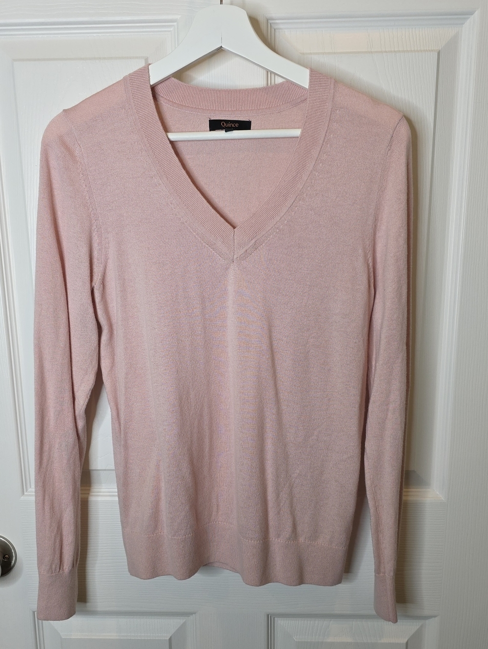 Quince Lightweight Cotton Cashmere V-Neck Sweater in Sugar Stone, Small